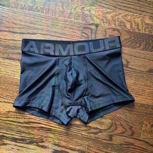 Men’s size small under armour underwear